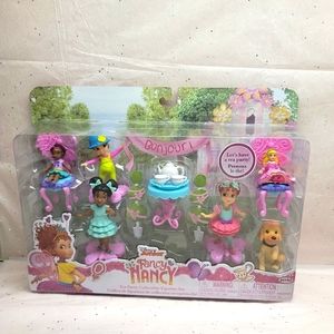 FANCY NANCY FIGURES